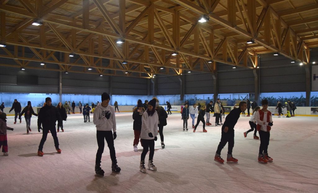 Vasárnap jégkorong mérkőzés a Városi Jégpályán
