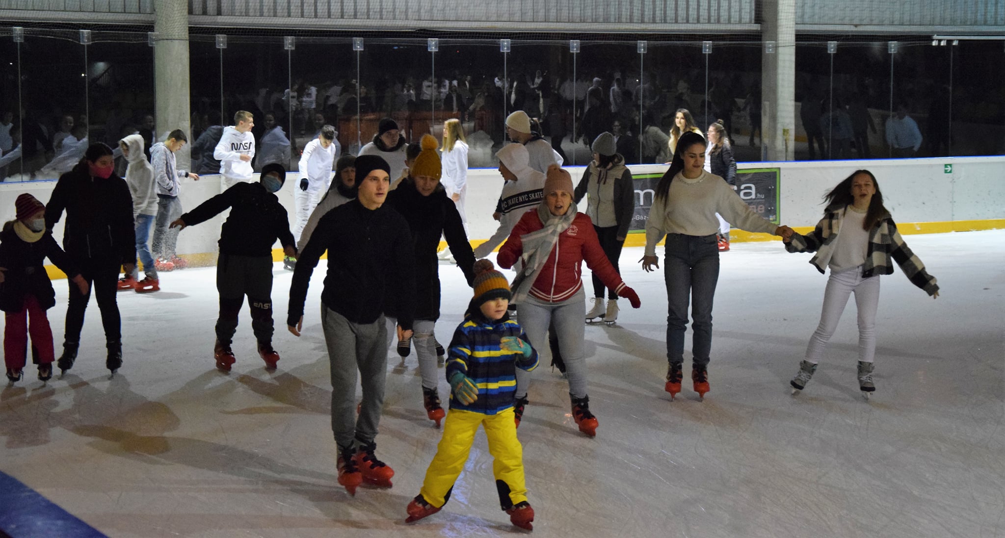 A hétvégén jégkorong torna miatt módosul a közönségkorcsolya nyitvatartás